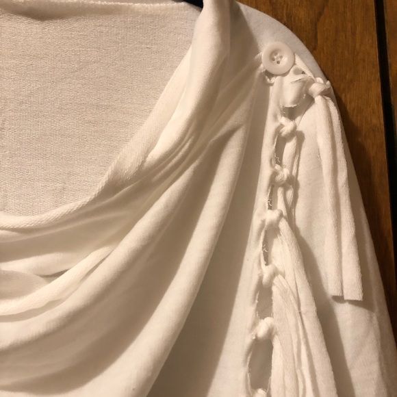 TUNIC  WITH FRINGE SIZE MEDIUM NWOT - Picture 3 of 3